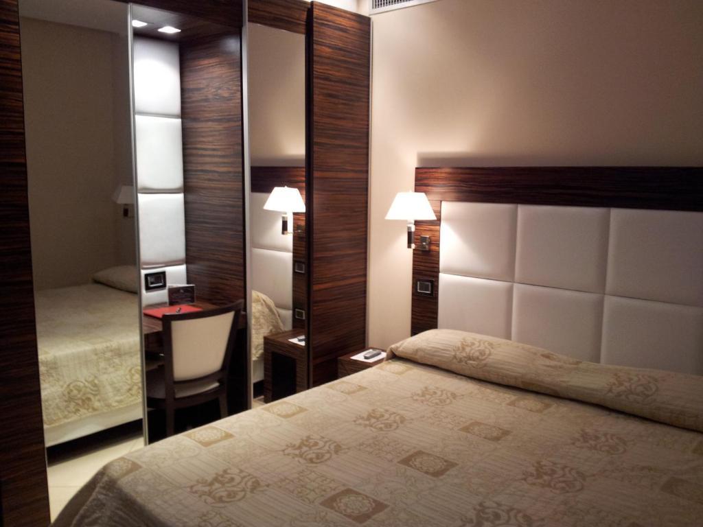 Double or Twin Room,698957097:JPEG